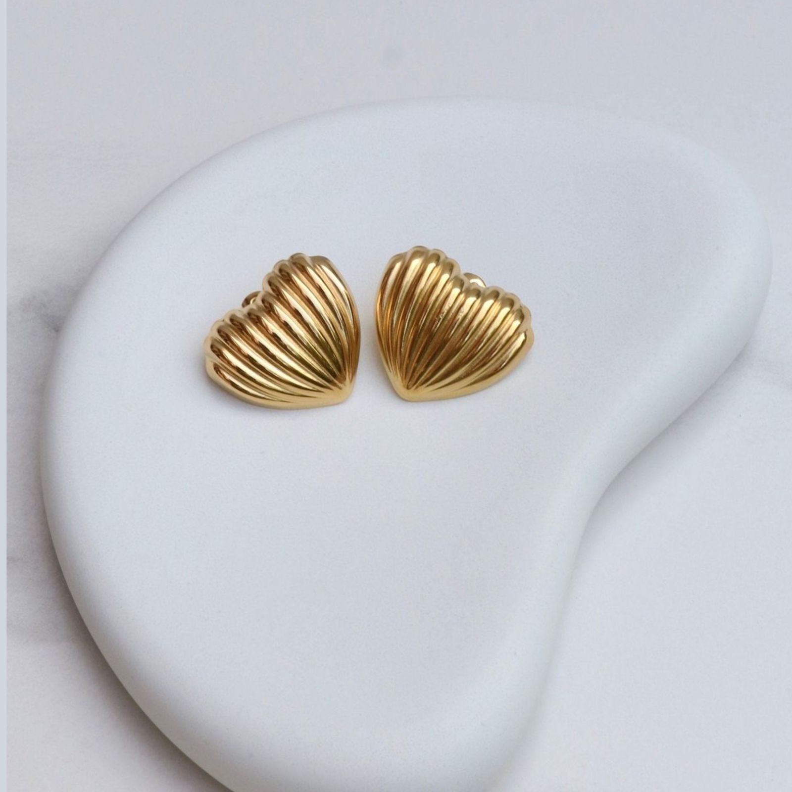 Stripped heart shape model golden anti turnish earing
