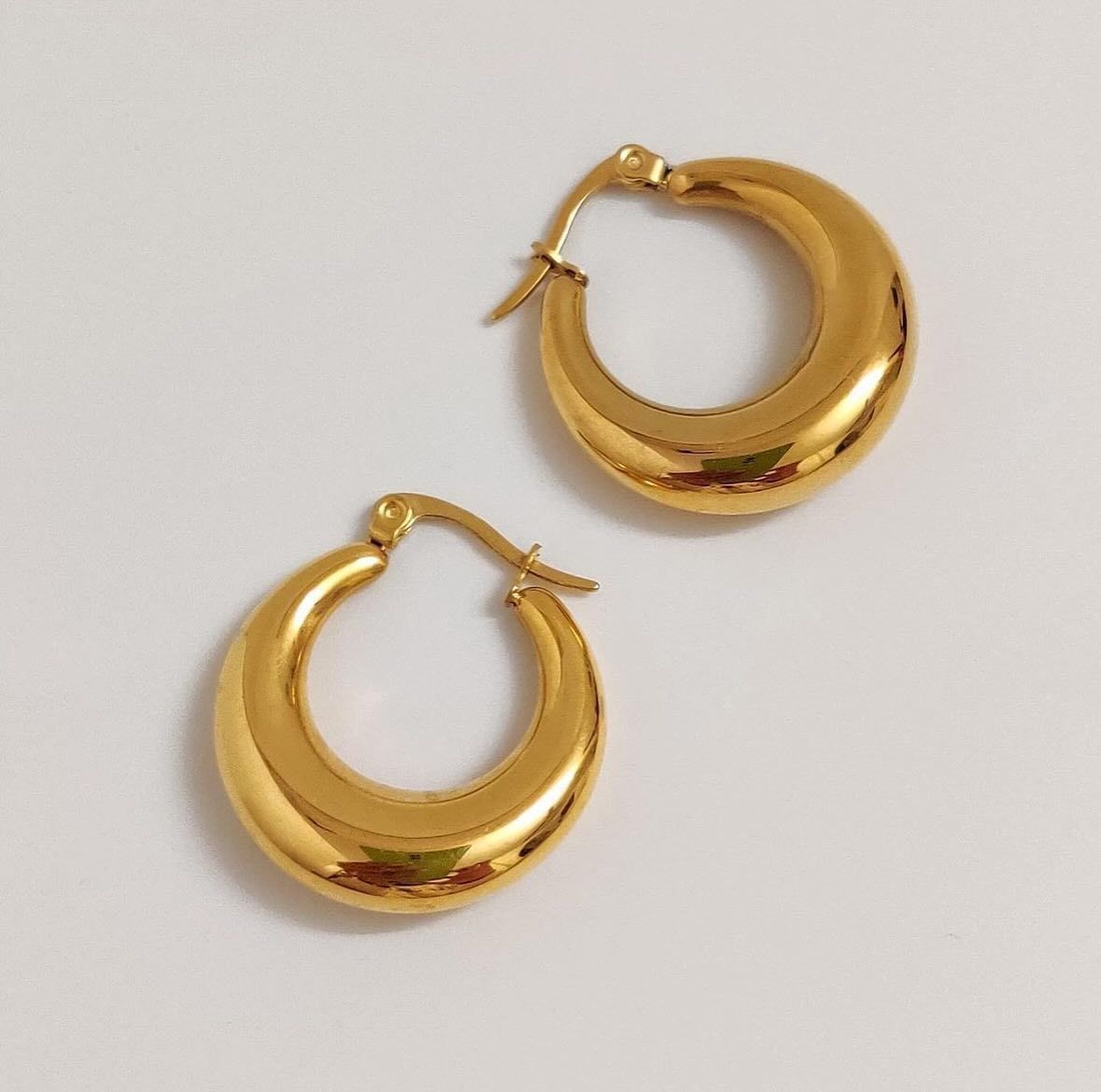Golden anti turnish ring earing